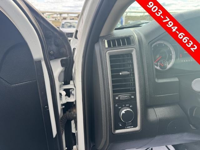 2022 RAM 1500 Classic Tradesman 4x4 Crew Cab 5'7" Box