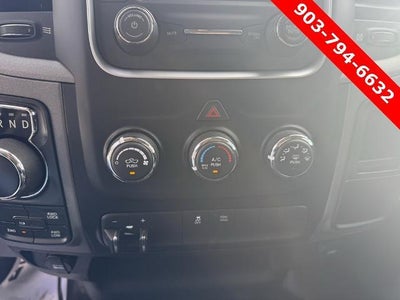 2022 RAM 1500 Classic Tradesman 4x4 Crew Cab 5'7" Box