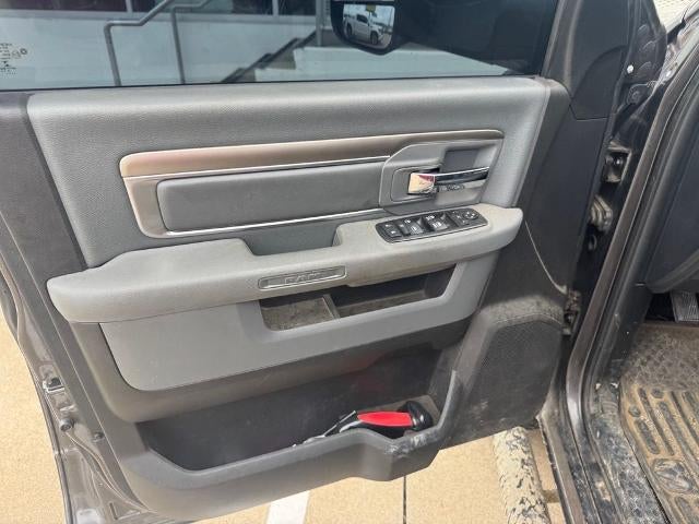 2016 RAM 2500 4WD Crew Cab 8 Ft Box Big Horn