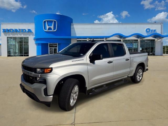 2021 Chevrolet Silverado 1500 Crew Cab Short Box 2-Wheel Drive Custom