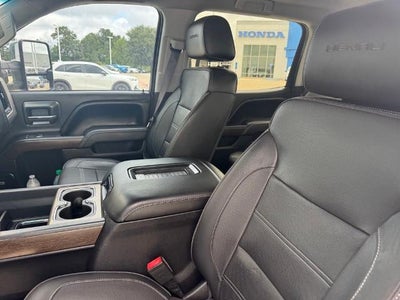2017 GMC Sierra 1500 Crew Cab Short Box 4-Wheel Drive Denali