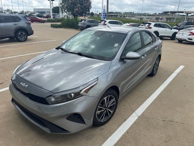 2023 Kia Forte LXS IVT
