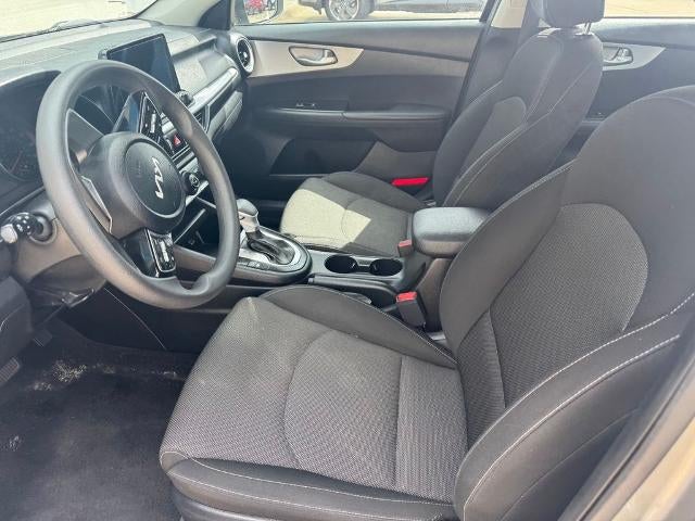 2023 Kia Forte LXS IVT