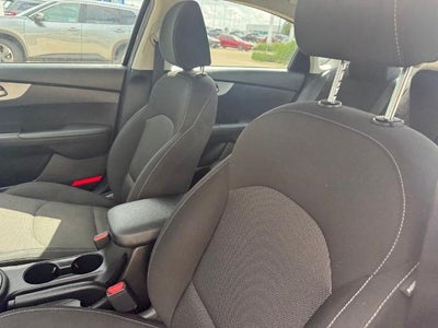 2023 Kia Forte LXS IVT