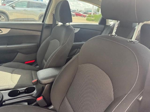 2023 Kia Forte LXS IVT
