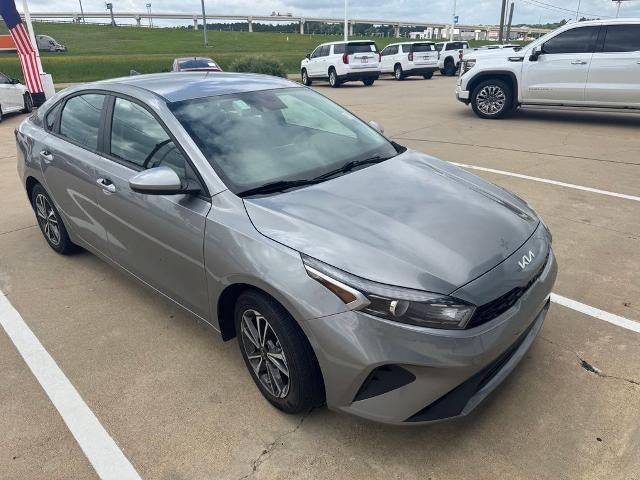 2023 Kia Forte LXS IVT
