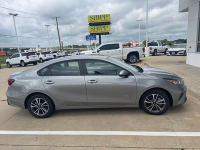 2023 Kia Forte LXS IVT