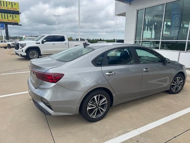 2023 Kia Forte LXS IVT