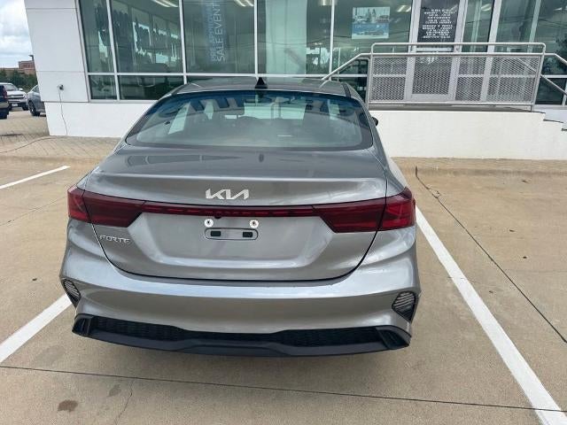 2023 Kia Forte LXS IVT
