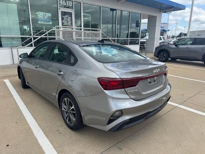 2023 Kia Forte LXS IVT