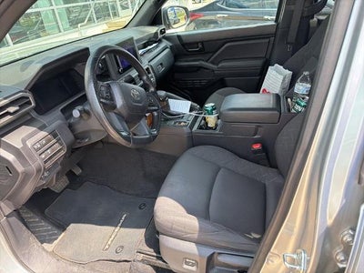 2024 Toyota Tacoma 2WD 2WD SR Double Cab 5' Bed AT (GS)