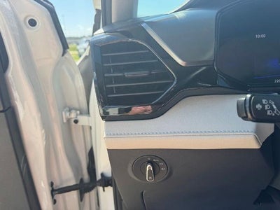 2025 Volkswagen Taos S FWD