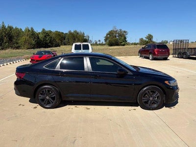 2024 Volkswagen Jetta SE Auto