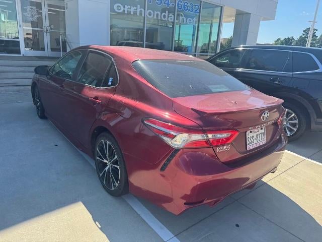 2018 Toyota Camry SE Auto (SE)