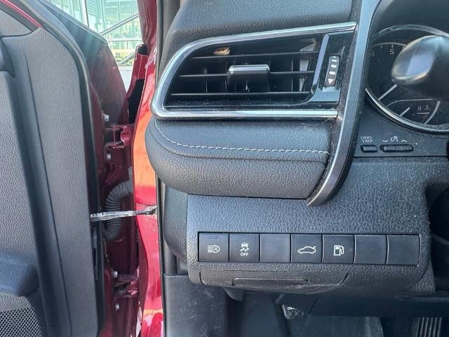2018 Toyota Camry SE Auto (SE)