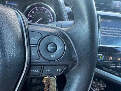 2018 Toyota Camry SE Auto (SE)