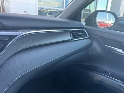 2018 Toyota Camry SE Auto (SE)