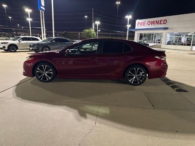 2018 Toyota Camry SE Auto (SE)
