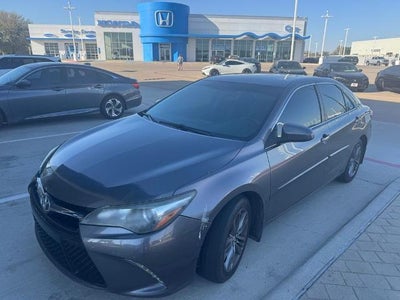 2017 Toyota Camry SE Auto (SE)