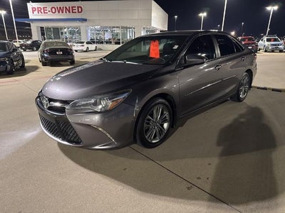 2017 Toyota Camry SE Auto (SE)