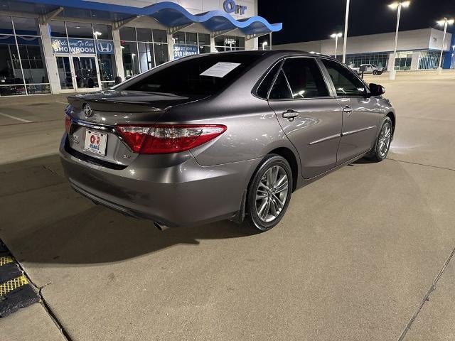 2017 Toyota Camry SE Auto (SE)