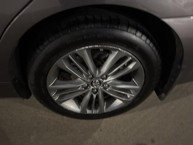 2017 Toyota Camry SE Auto (SE)