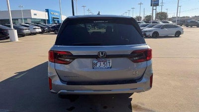 2025 Honda Odyssey Touring Auto