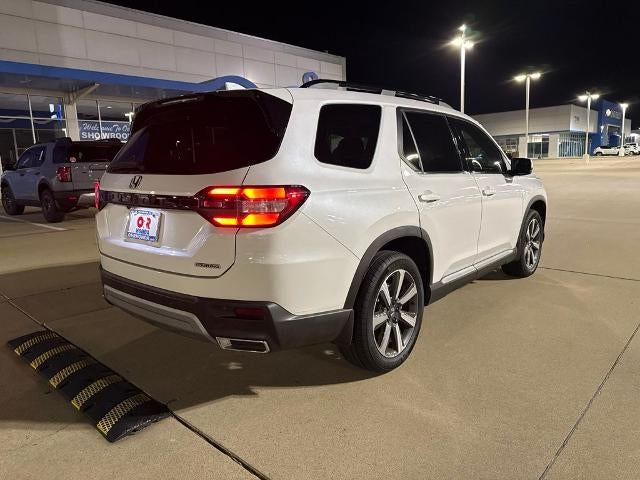 2024 Honda Pilot Touring 2WD