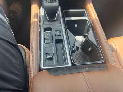 2024 Nissan Pathfinder Platinum 2WD