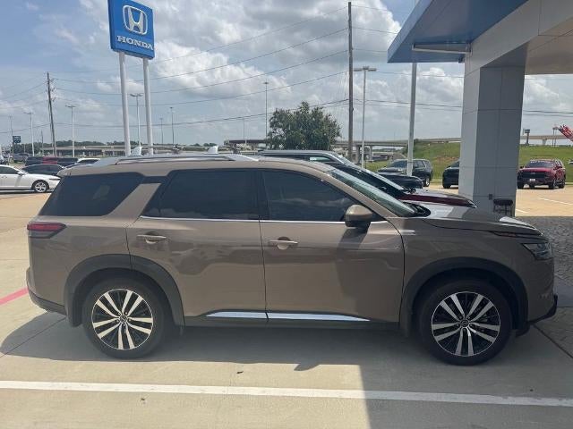 2024 Nissan Pathfinder Platinum 2WD