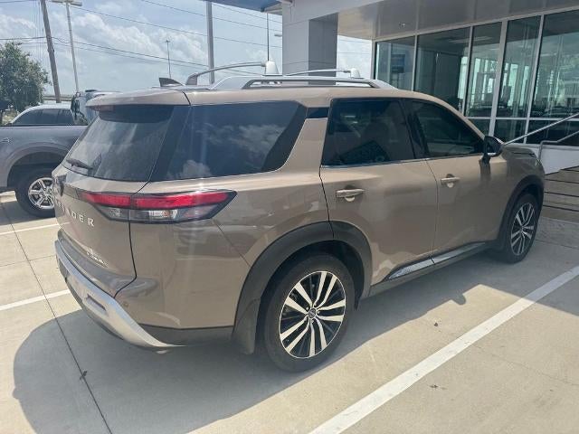 2024 Nissan Pathfinder Platinum 2WD