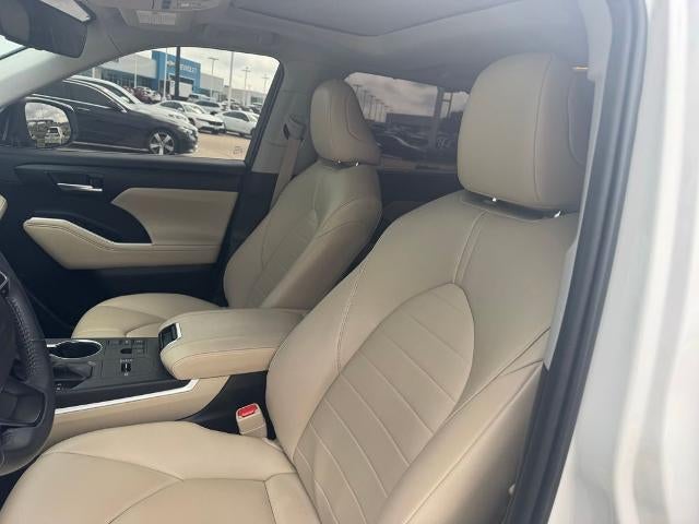 2023 Toyota Highlander XLE FWD (Natl)