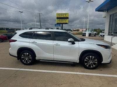 2023 Toyota Highlander XLE FWD (Natl)