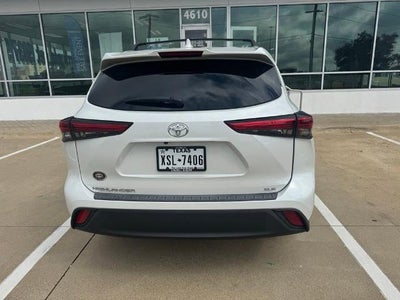2023 Toyota Highlander XLE FWD (Natl)