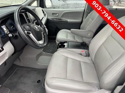 2020 Toyota Sienna XLE FWD 8-Passenger (Natl)