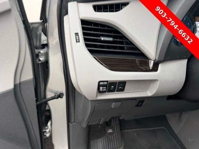 2020 Toyota Sienna XLE FWD 8-Passenger (Natl)