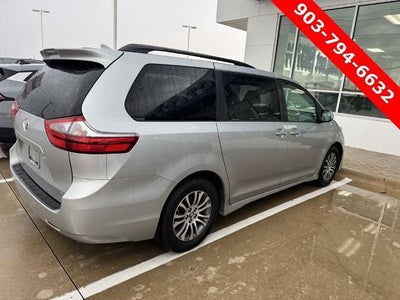2020 Toyota Sienna XLE FWD 8-Passenger (Natl)