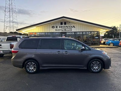 2019 Toyota Sienna XLE FWD 8-Passenger (Natl)