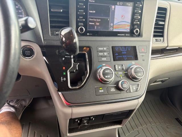2019 Toyota Sienna XLE FWD 8-Passenger (Natl)