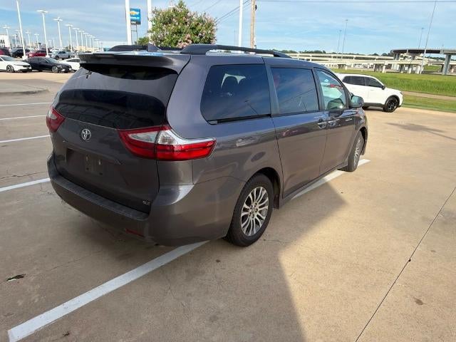 2019 Toyota Sienna XLE FWD 8-Passenger (Natl)
