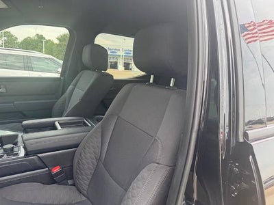 2026 Toyota Tundra 4WD 4WD SR5 CrewMax 5.5' Bed (SE)