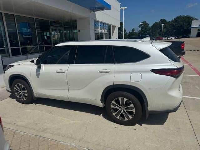 2023 BMW X7 xDrive40i Sports Activity Vehicle