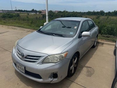 2013 Toyota Corolla 4dr Sdn Auto LE (Natl)