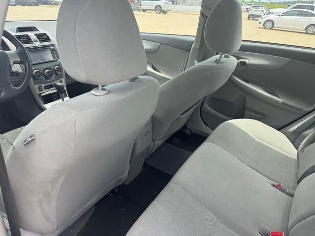 2013 Toyota Corolla 4dr Sdn Auto LE (Natl)