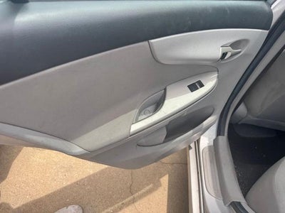 2013 Toyota Corolla 4dr Sdn Auto LE (Natl)