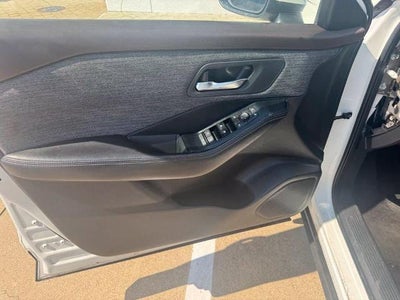 2022 Nissan Rogue FWD SV
