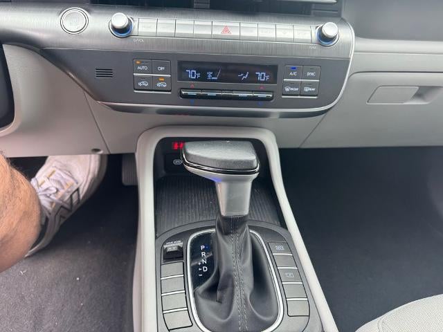 2024 Hyundai KONA SEL FWD