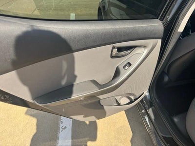 2016 Hyundai ELANTRA 4dr Sdn Auto SE