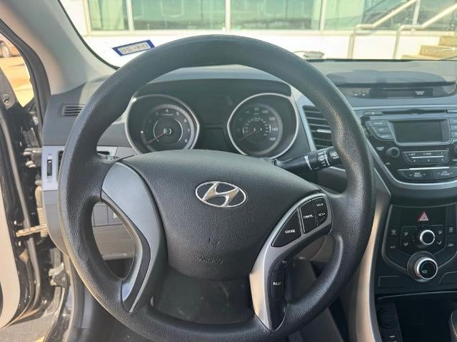 2016 Hyundai ELANTRA 4dr Sdn Auto SE