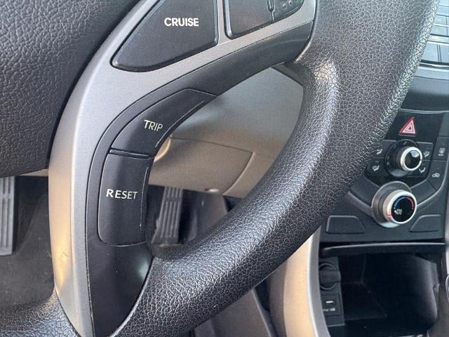 2016 Hyundai ELANTRA 4dr Sdn Auto SE